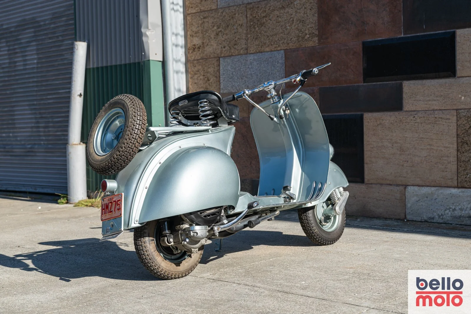 1954 MP5 Replica / 1960 Vespa VBB BM404 — Bello Moto SF